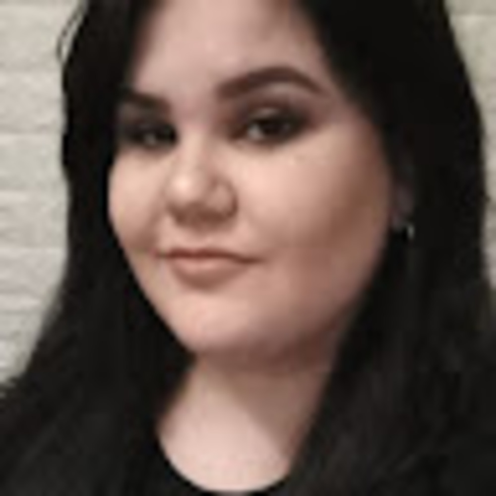 Meet your Posher, Lucrecia